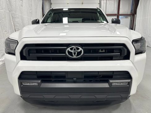 Used 2025 Toyota 4Runner SR5 AWD/4WD image 2