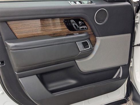 Used 2018 Land Rover Range Rover Supercharged image 15