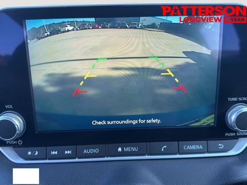 Used 2025 Nissan Sentra SV FWD image 5
