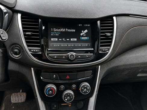 Used 2017 Chevrolet Trax Premier AWD/4WD image 12