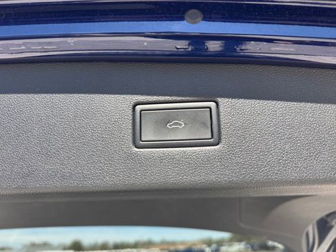 Used 2024 Volkswagen Tiguan Wolfsburg Edition image 27