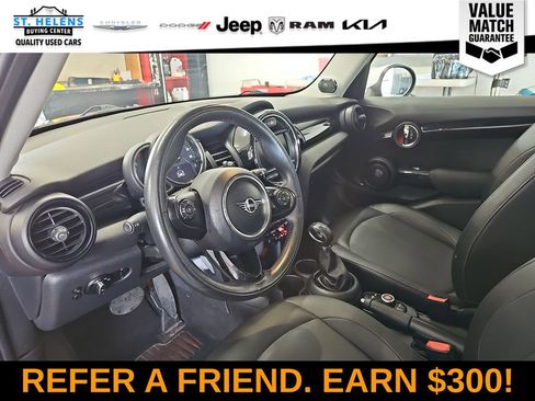 Used 2019 MINI Cooper 4-Door Hardtop w/ Premium Package FWD image 13