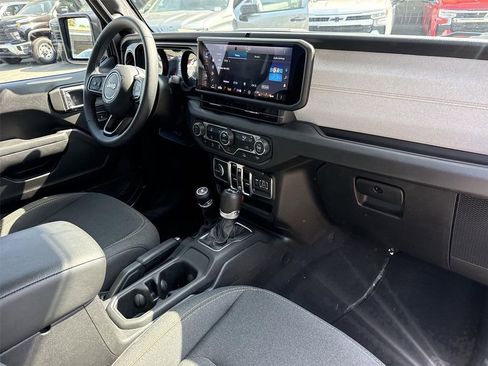 Used 2025 Jeep Wrangler Sport S image 25