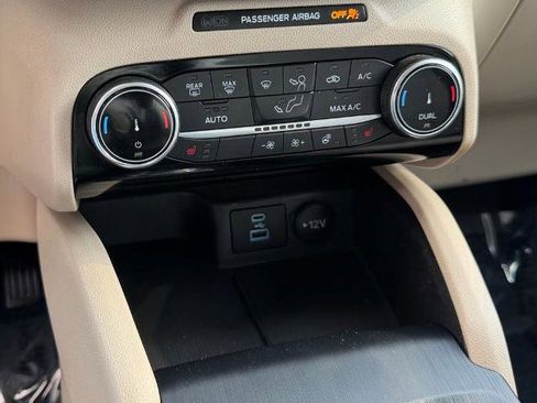 Certified 2022 Ford Escape SE w/ SE Sport Appearance Package FWD image 27