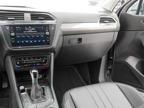 Certified 2024 Volkswagen Tiguan SE image 23