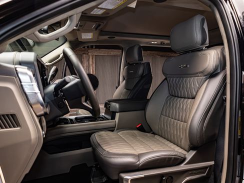 Used 2026 Ford F450 Platinum w/ Platinum Plus Package image 23