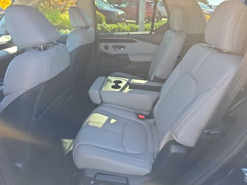 New 2025 Honda Pilot EX-L image 15