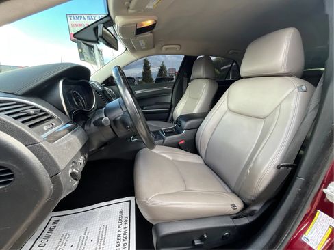 Used 2019 Chrysler 300 Touring w/ Sport Appearance Package RWD image 11