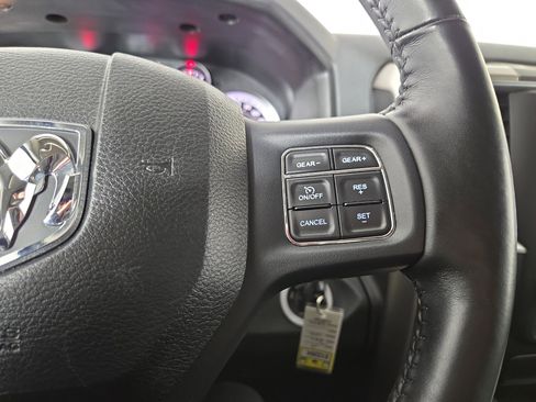 Certified 2019 RAM 1500 Big Horn image 17