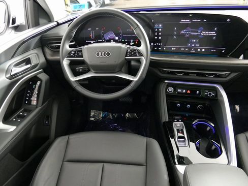 Certified 2025 Audi Q5 Premium w/ Convenience Package image 26