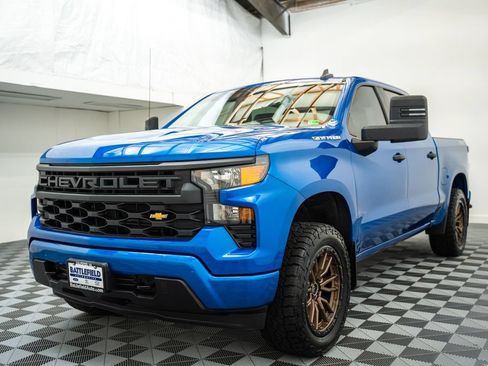 Used 2022 Chevrolet Silverado 1500 Custom AWD/4WD image 3
