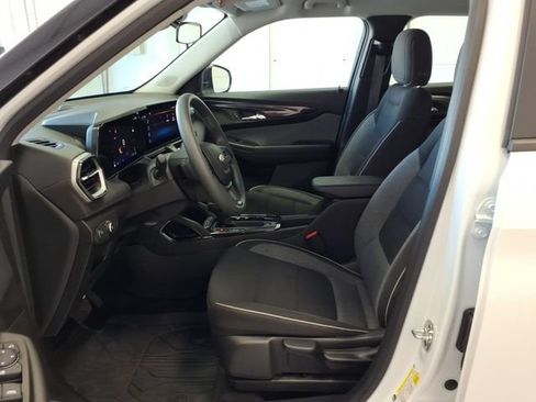 Used 2026 Chevrolet TrailBlazer LS FWD image 10