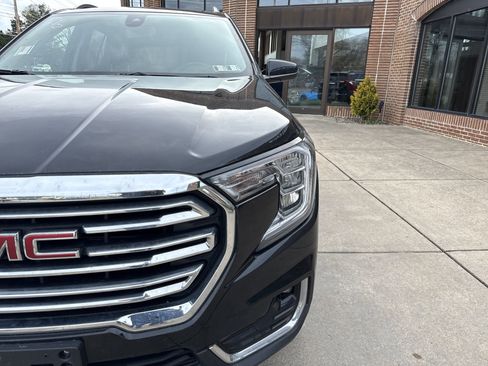 Used 2024 GMC Terrain SLT AWD/4WD image 18