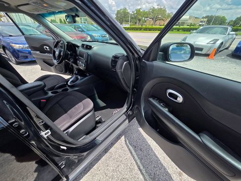 Used 2017 Kia Soul FWD image 18