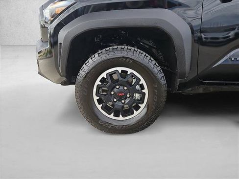 Used 2025 Toyota Tacoma TRD Off-Road image 22