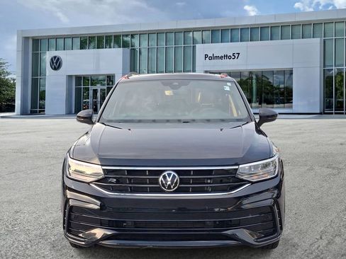 Used 2022 Volkswagen Tiguan SE R-Line FWD image 2