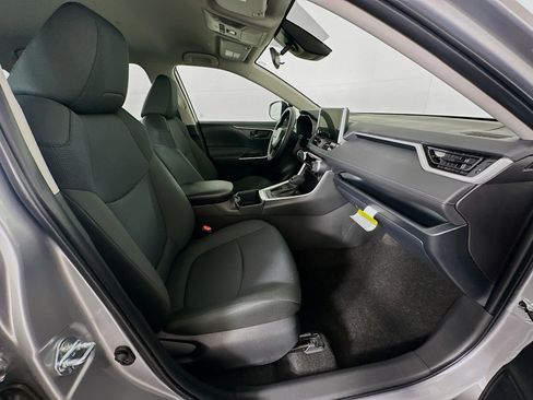 Used 2025 Toyota RAV4 LE image 30