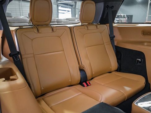 Used 2020 Lincoln Aviator Black Label Grand Touring w/ Class IV Trailer Tow Package image 39