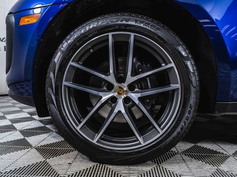 Used 2023 Porsche Macan AWD/4WD image 29