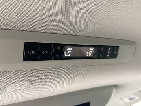Certified 2021 Toyota Sienna Limited FWD image 29