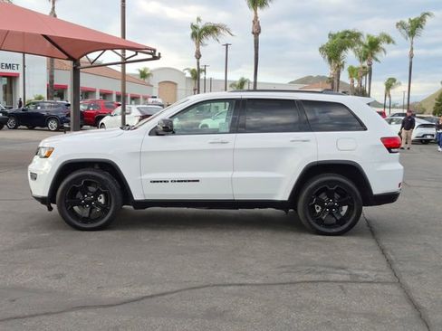 Used 2019 Jeep Grand Cherokee Laredo image 9