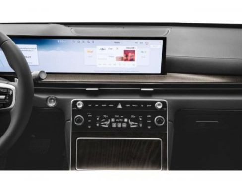 Used 2025 Genesis GV80 2.5T Prestige image 12