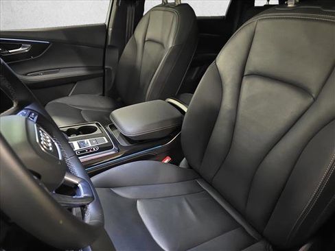 Used 2025 Audi Q7 3.0T Premium Plus image 16