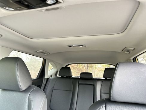 Used 2024 Kia Seltos SX w/ SX Sunroof Package image 16