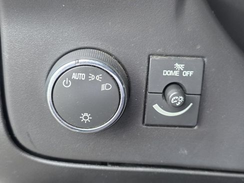 Used 2016 Chevrolet Express 2500 RWD image 19