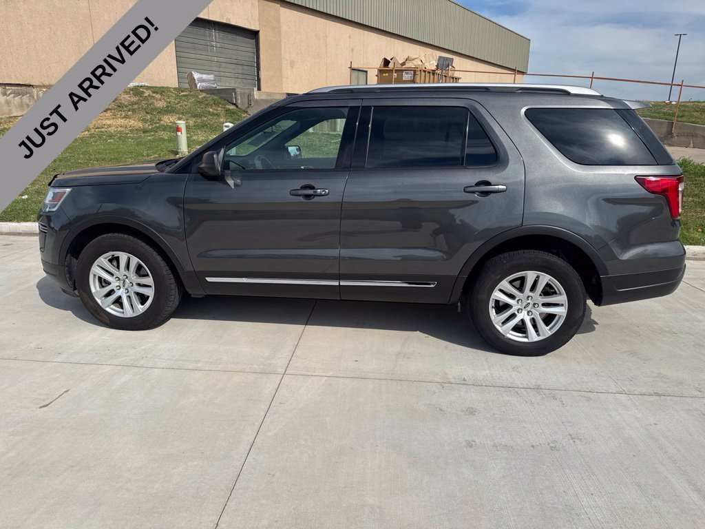 Used 2018 Ford Explorer XLT AWD/4WD image 8