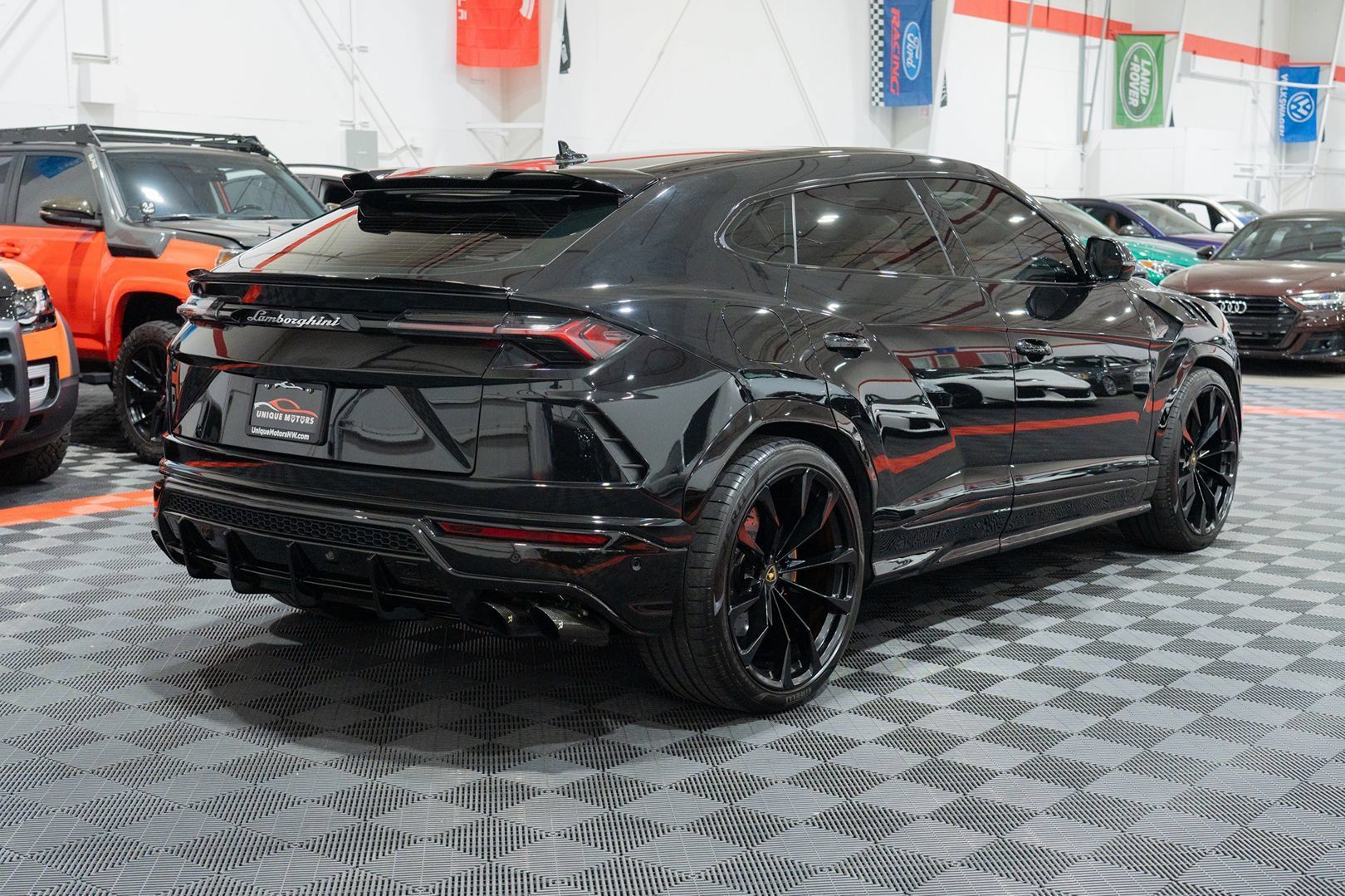 Used 2021 Lamborghini Urus AWD/4WD image 8