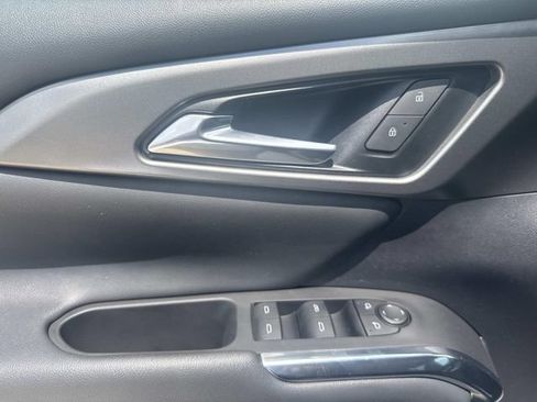 Used 2024 Chevrolet Traverse LT w/ LPO, Floor Liner Package FWD image 28