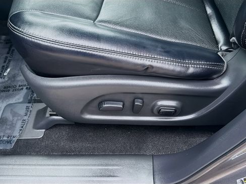 Used 2020 Nissan Pathfinder Platinum FWD image 16
