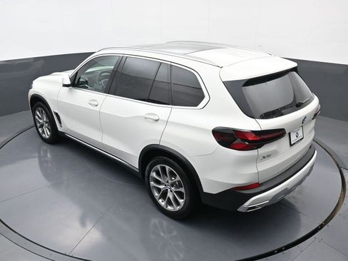 New 2025 BMW X5 xDrive40i w/ Parking Assistance Package image 38