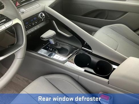 New 2025 Hyundai Elantra SEL image 9