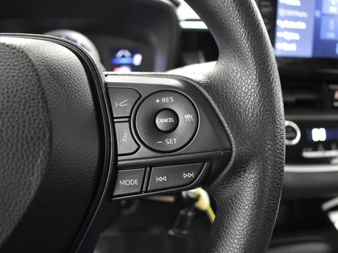 Used 2022 Toyota Corolla LE FWD image 25