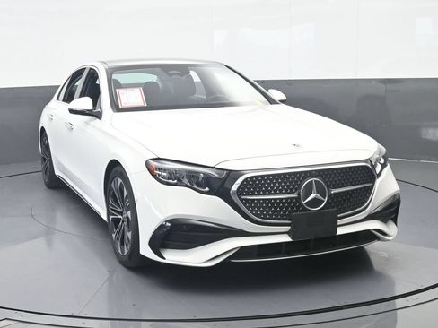 Used 2025 Mercedes-Benz E 350 Sedan image 9