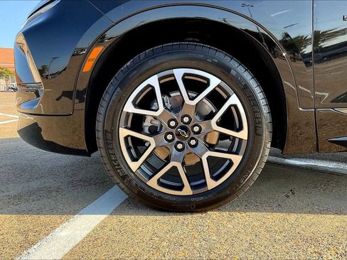 Used 2025 Chevrolet Blazer RS w/ Driver Confidence II Package image 8