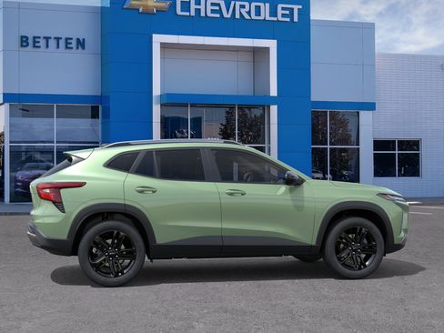 New 2026 Chevrolet Trax ACTIV w/ Sunroof Package FWD image 5