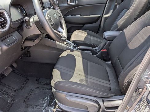 Used 2025 Hyundai Venue SEL FWD image 22