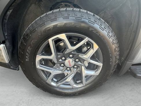 Used 2025 GMC Sierra 1500 SLT AWD/4WD image 23