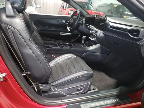 Used 2025 Ford Mustang Premium image 13