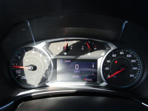 Used 2022 Chevrolet Equinox LT w/ Driver Convenience Package image 15