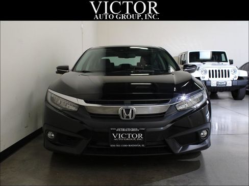 Used 2016 Honda Civic Touring image 2