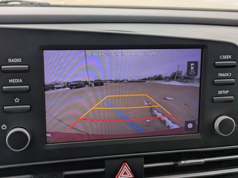 Used 2022 Hyundai Elantra SEL image 20