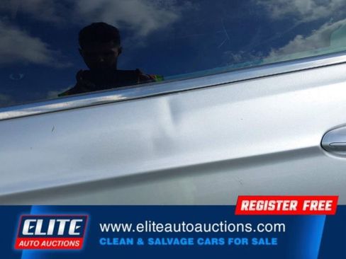 Used 2017 Ford Fusion SE image 11