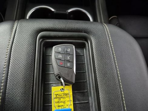 Used 2022 Chevrolet Tahoe Premier AWD/4WD image 17