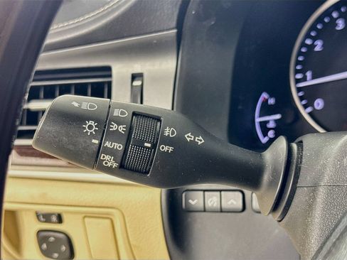 Used 2013 Lexus ES 350 w/ Luxury Pkg FWD image 14