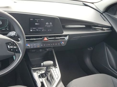 Used 2023 Kia Niro LX FWD image 13