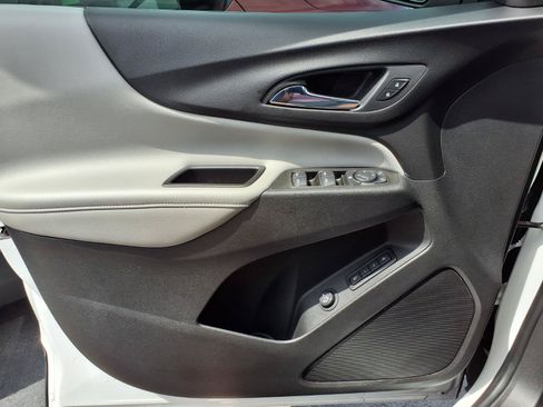 Used 2021 Chevrolet Equinox Premier FWD image 18
